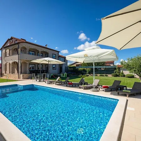 Vanja - Jadreski Tatil Evi